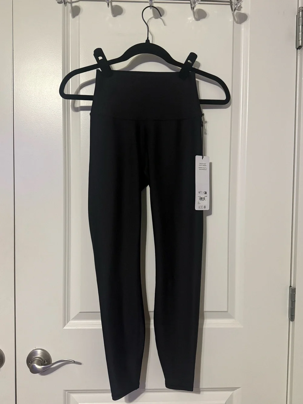 NEW! NWT! ALO Yoga High-Waist Air Lift 7/8 Black Leggings, XS, - Picture 1 of 8